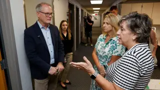 Kansas Senate Race Shifts to 'Lean Republican' as Hamilton's Faith and Funding Defy GOP Dominance