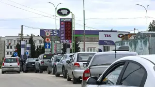 Fuel Crunch in Crimea Deepens as Ukraine Targets Russian Oil Network
