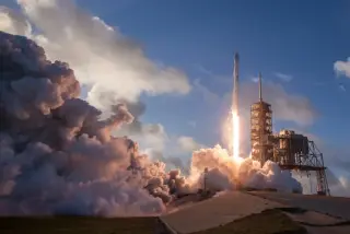 SpaceX Faces $25B Short Bet as Earnings Loom and Lockups Draw Near