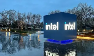 Trump touts Intel-Apple chip pact as a milestone for U.S. manufacturing