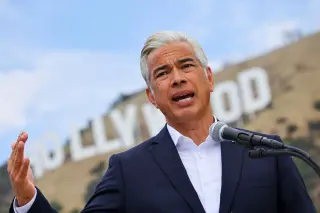 Judge pauses $110B Paramount-Skydance merger with Warner Bros. Discovery amid antitrust challenge