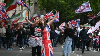 Arrests mark Tommy Robinson rally as London sees heavy policing