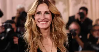 Julia Roberts Heads Back to Broadway in Small Mouth Sounds