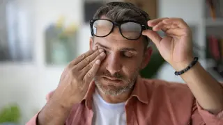 Ophthalmologist Identifies Seven Daily Habits Accelerating Age-Related Vision Loss