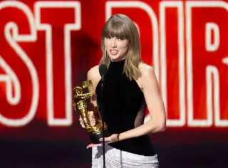 Swift’s Record-Breaking VMA Night Sparks Controversy Over New Award’s Origin