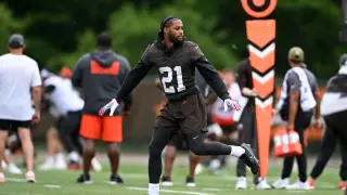 Ward stays in Cleveland on two-year, $62.2M extension
