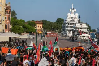 Venice protests greet Trump-era envoy’s luxury yacht tour