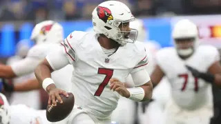 Cardinals keep QB plans under wraps until August