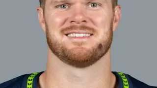 Darnold Questionable to Return With Hip Injury in Week 1