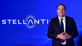 Stellantis CEO defends 2026 targets as stock hits record low amid labor and analyst pressures