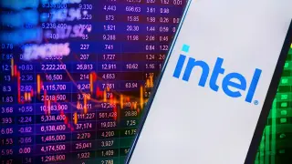 Intel Stock Jumps on Hynix Ohio Memory Talks, But Payoff Is Years Away