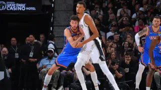 Spurs and Thunder Clash in Season Opener, Resulting in Flagrant Foul and Technicals