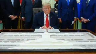 Trump unveils $22.5B DC airport revamp as poll shows lingering skepticism on his local projects