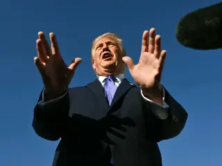 Trump Reinstates In-Person Midterm Rallies in Kansas and Iowa After Brief Cancellation