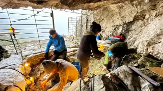 Green rocks in Pyrenees cave reveal Copper Age copper-smelting site