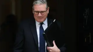 Starmer Concedes Mandelson Hire Was a Mistake, Rejects Resignation Calls
