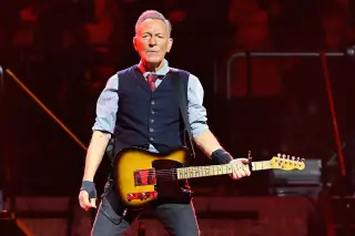Springsteen Honors Everyday Heroes with Acoustic Born to Run at PMC