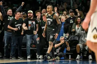 Dosunmu’s 43-Point Breakthrough Fuels Wolves Win and 3-1 Series Lead