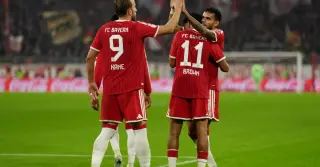 Diaz Hat-Trick and Kane Century Lead Bayern's 6-1 Rout of Leipzig