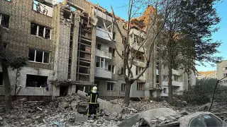 Ukraine pleads for faster air defenses as Russia strikes kill eight