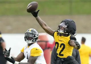 Rodgers Sparks Steelers Camp as Allar’s Roller-Coaster Debut Unfolds in Latrobe