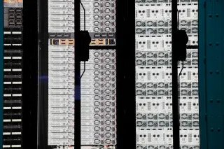 AI’s Growth Encounters the Power Grid: Batteries as the Next Infrastructure Edge