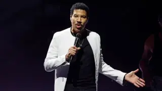 Lionel Richie Exits Stage Ill After Dizzy Spell, Saint Paul Show Ends Early