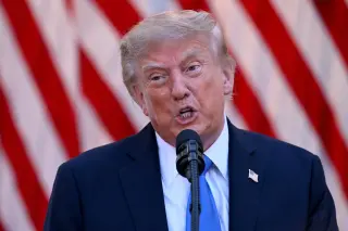 Trump’s windy rally tale about hair clashes with public record