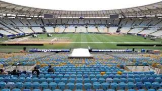 Scissors and Stitching: NFL Ensures Maracanã Field Safety for Ravens-Cowboys Clash