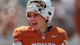 Dante Moore Tops 2027 NFL Mock Draft as Arch Manning Goes No. 3