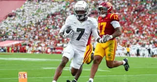 USC Falls to Oregon 41-27 as Controversial Hit Ends Dante Moore's Season