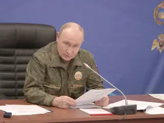 Ukrainian Drones Strike St. Petersburg Oil Hub, Disrupting City Infrastructure