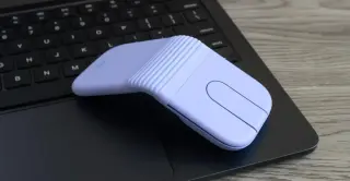 Logitech Mobi Fold folds into a feature-packed pocket mouse
