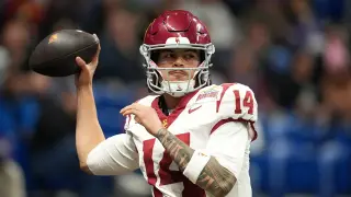 Week 0 Preview: TCU-Tar Heels thriller and USC betting props grab the spotlight