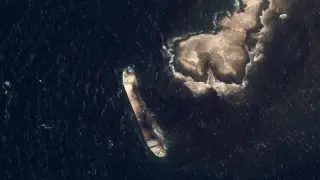 Oman coast hit by vast oil spill from stranded tanker, Greenpeace warns of ecological risk