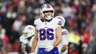 Week 5 Fantasy Football: Kincaid, Williams, and Odunze Targeted in High-Variance Matchups