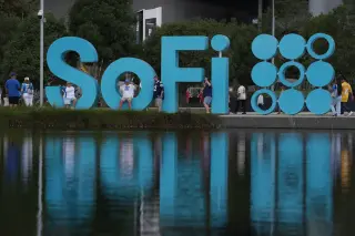 SoFi Surges 11% on Record Q3 Revenue and Raised 2026 Outlook