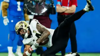 Week 5 Fantasy WR Guide: Sit Sutton, Waddle, and Vele Amidst Defensive Walls