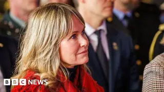 Norway's new king takes oath as harald v lies in state