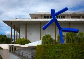 Kennedy Center Removes Iconic Blue Sculpture Amid Campus Overhaul