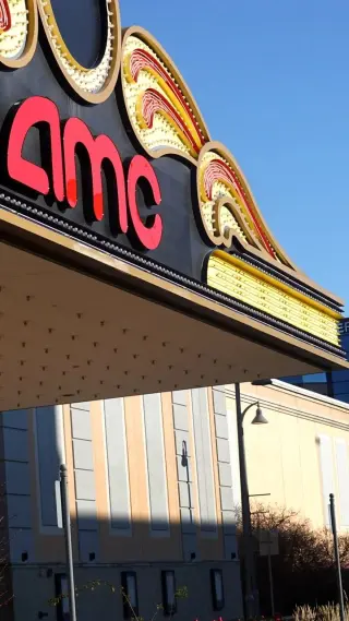 Dolly Parton films head back to Tennessee theaters for a brief, discount-driven run