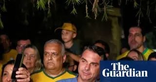 Flávio Bolsonaro leads Lula in Brazil’s first round, setting up a decisive October 25 runoff