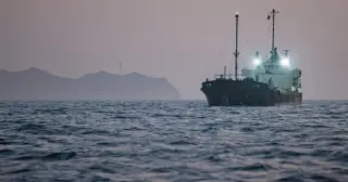 Oil dips below $75 as Iranian waiver tempers sanctions pressure