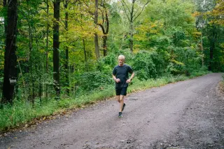 Orthopedic Surgeon Howard Luks Rejects 'Bone-on-Bone' Narrative to Advocate for Metabolic Focus in Knee Health