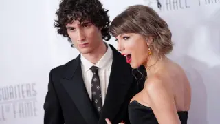 Sombr recalls Taylor Swift letting him choose songs for her Hall of Fame tribute