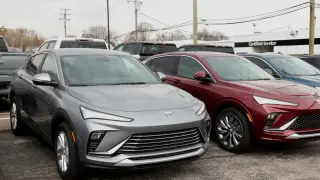 Record Auto Debt and Rising Payments Trap Buyers in Negative Equity