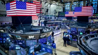 Trump’s July Portfolio Shuffle: 1,156 Trades, Big Tech Sales, and Defense Links