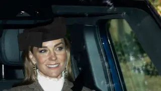 Kate debuts new chandelier earrings at Balmoral church outing