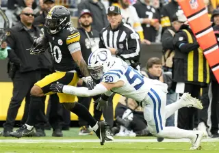 Warren's Historic 188-Yard Day and Rodgers' Clutch Play Anchor Steelers' 34-22 Win Over Colts