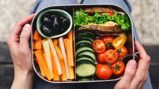 Healthy Diet Tied to Early-Onset Lung Cancer in Young Non-Smokers, Early Study Finds